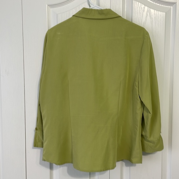 EUC Claiborne button up blouse with three-quarter inch sleeves size large - Picture 3 of 4